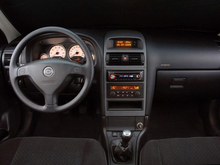  Chevrolet Astra 5-Door 2003 года  (фото 13 из 16)